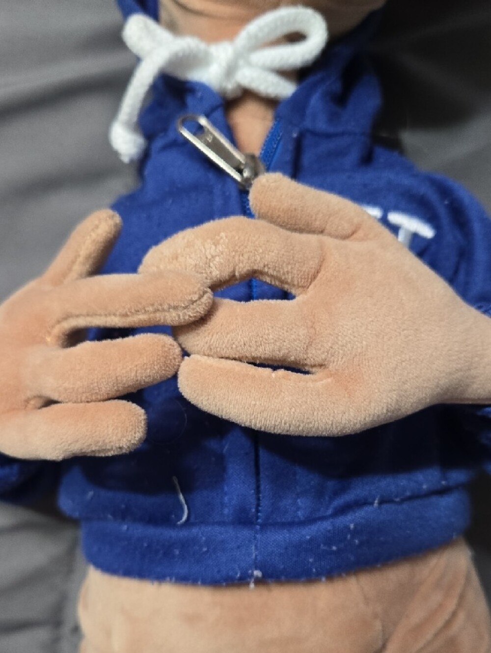 E.T. Plush in Blue Hoodie with Big Blue Eyes - Picture 2 of 5